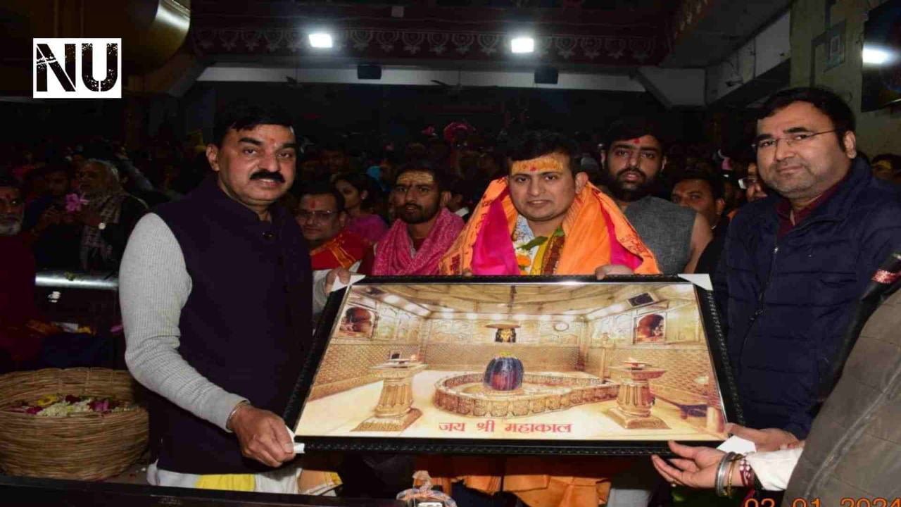 IASNeeraj Singh ने बाबा महाकाल का दर्शन कर किया Ujjain कलेक्टर का पदभार ग्रहण