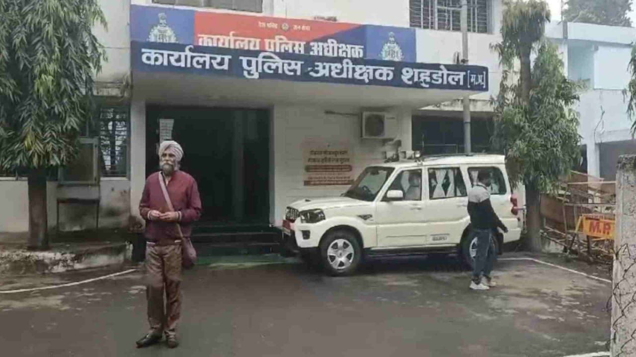 देशी कट्टे के साथ Whatsapp में फ़ोटो डालने वाला युवक पहुँचा सलाखों के पीछे