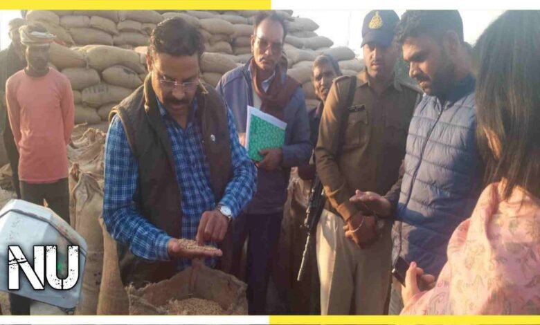 धान उपार्जन केंद्र गडरिया टोला का कलेक्टर ने किया निरीक्षण बारदाना खराब मिलने पर कलेक्टर ने लगाई फटकार