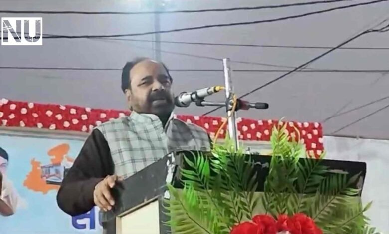गोपाल भार्गव ने खुद को बताया मुख्यमंत्री के बराबर