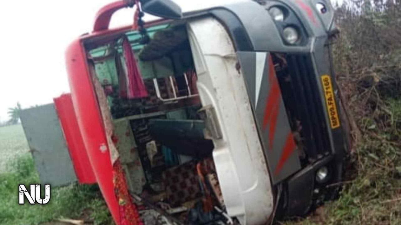 Bus Accident : टायर फटने पलती बस हुआ हादसा 8 से 10 लोगो हुए घायल