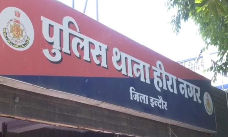इंदौर में रुपए के लेनदेन को लेकर दिनदहाड़े बीच रोड पर युवक की धारदार हथियार से हुई हत्या