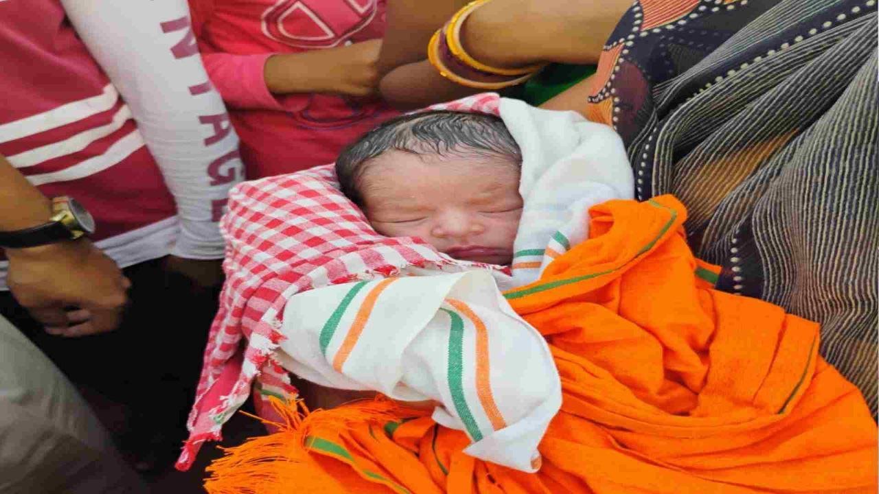 भिण्ड : कलयुगी मॉ ने नवजात बच्ची को फेका नहर के किनारे झाडियो में