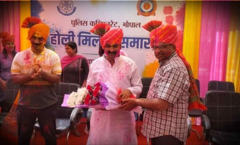भोपाल पुलिस कमिश्नरेट द्वारा धूमधाम से मनाया गया होली मिलन समारोह पुलिसकर्मियों सहित लगभग 500 जवानों ने की शिरकत