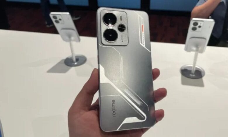Realme 14 5G smartphone, 6000 mah की बैटरी और धांसू कैमरा क्वालिटी के साथ लॉन्च हुआ।