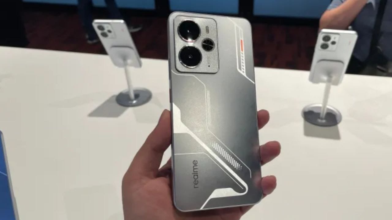Realme 14 5G smartphone, 6000 mah की बैटरी और धांसू कैमरा क्वालिटी के साथ लॉन्च हुआ।